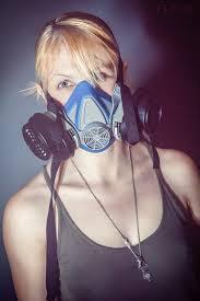 woman_wearing_chemical_mask.jpg